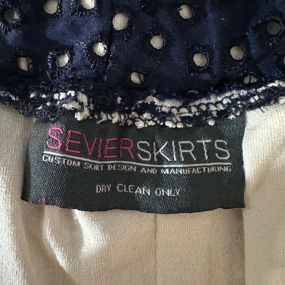 Vintage Sevier Skirts Blue Embroidered Skirt –Estimated Size 20W (1X–2X) - Picture 15 of 16
